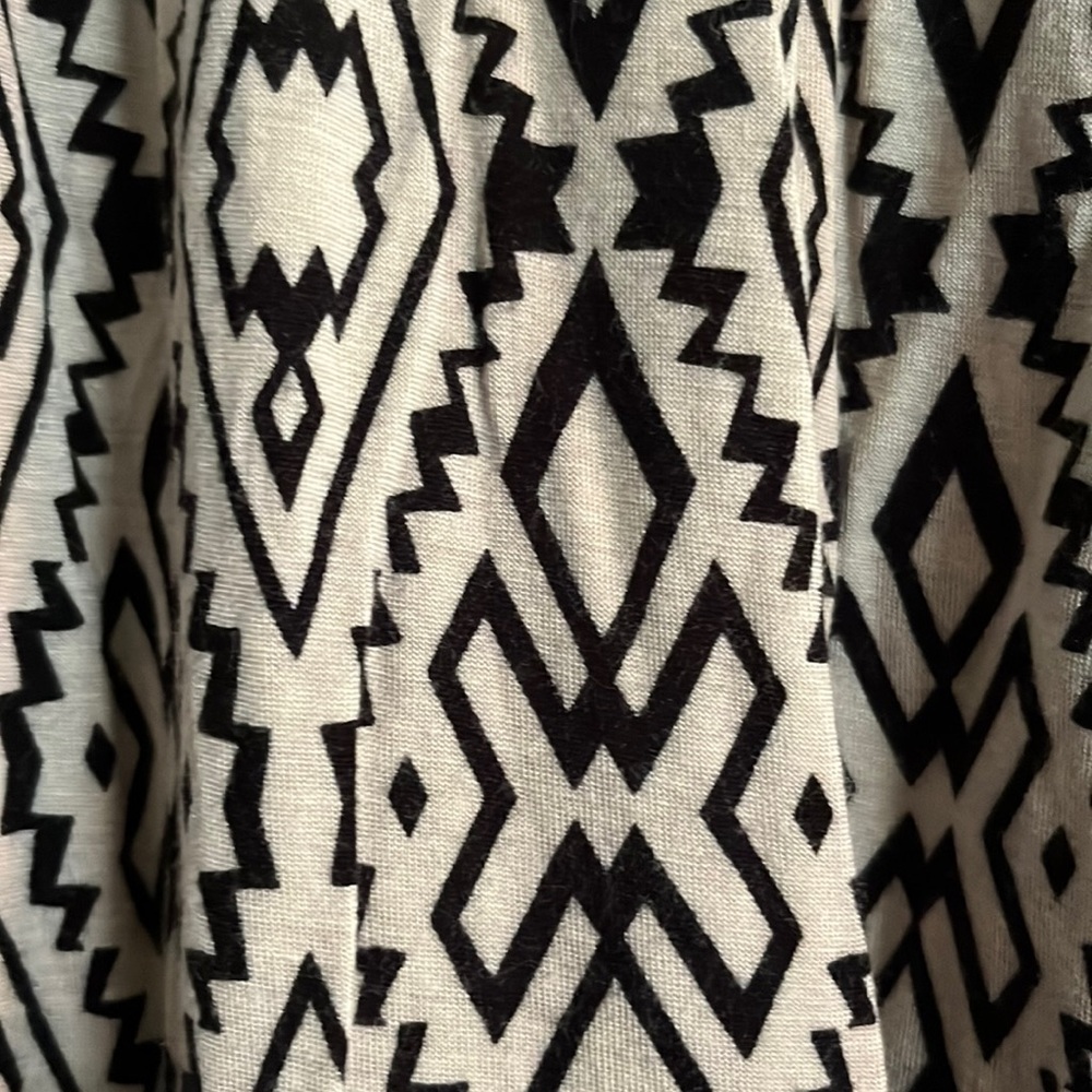Soft cotton high low skirt geometric pattern